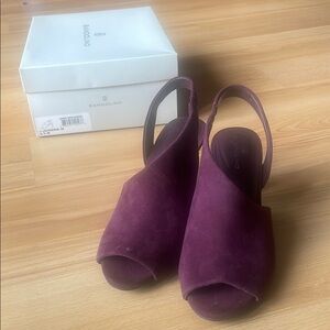 Bandolino Purple Heels with Sleek Design